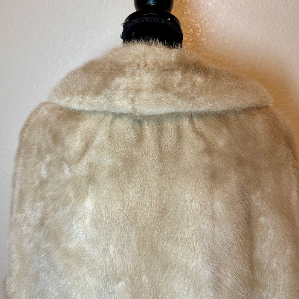 Vintage Furs by Robert Schechner Mink Stole Cape 60s/70s Dark Cream - Picture 8 of 16